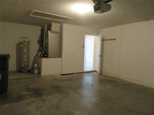 Building Photo - 8613 Fawn Creek Dr