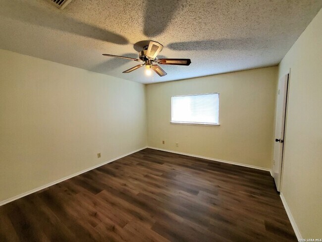 Building Photo - 8219 Sunshine Trail Dr