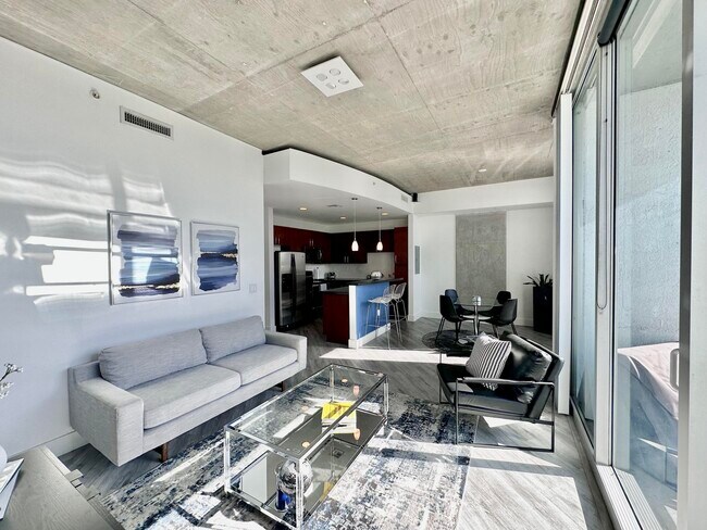 Building Photo - 300 S Australian Ave