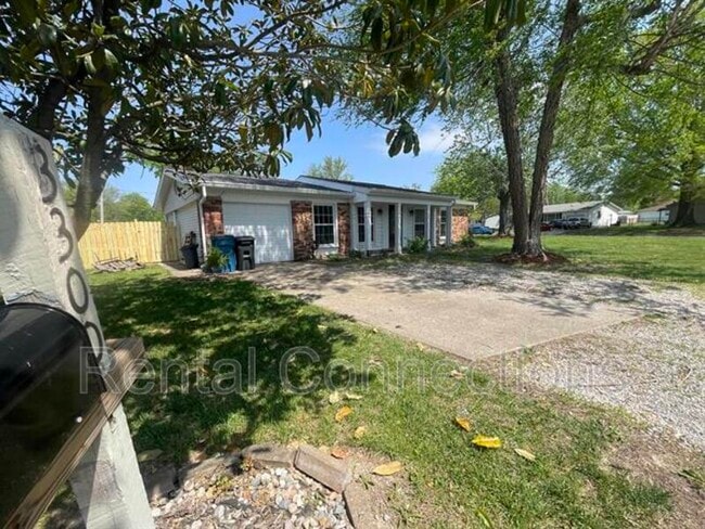 Building Photo - 3300 W Hawthorne Ct