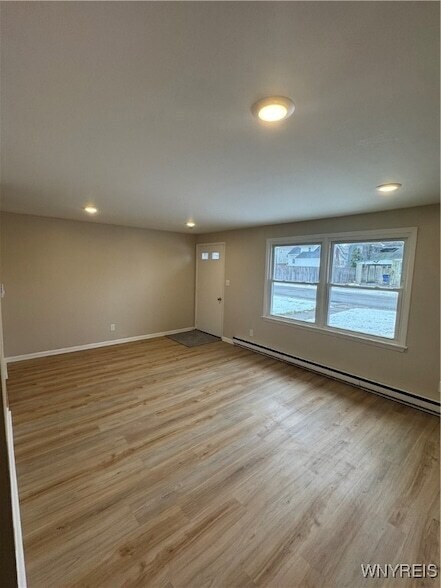 Building Photo - 109 Ensign Ave