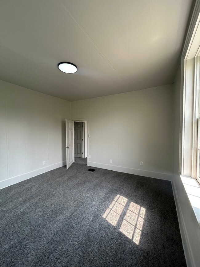 Building Photo - 1521 Adamsville Rd