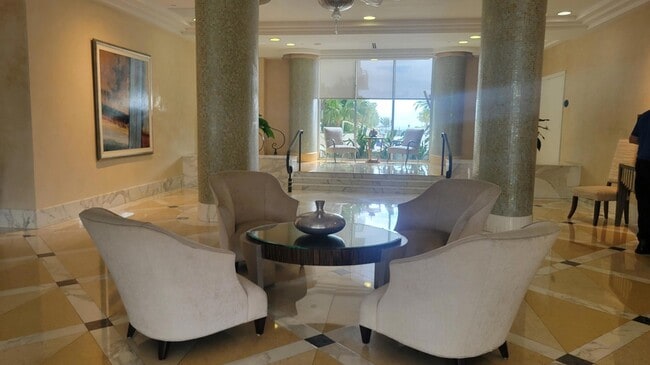 Building Photo - 6917 Collins Ave