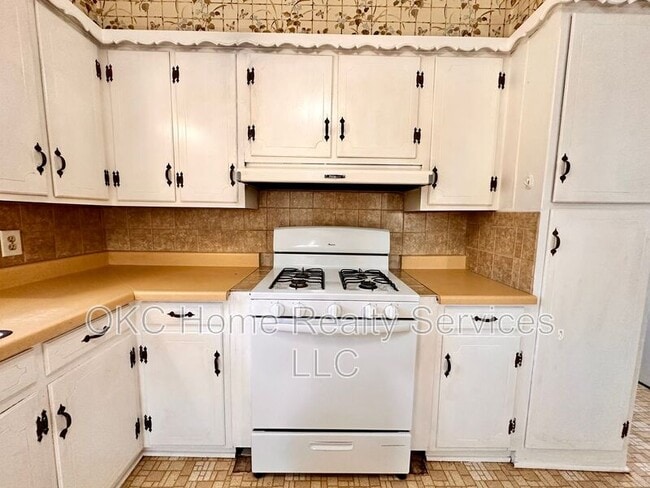 Building Photo - 1947 NW 20th St