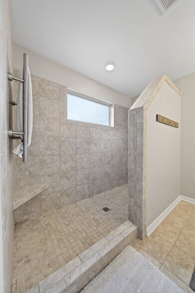 Building Photo - 404 Black Thorn Ln