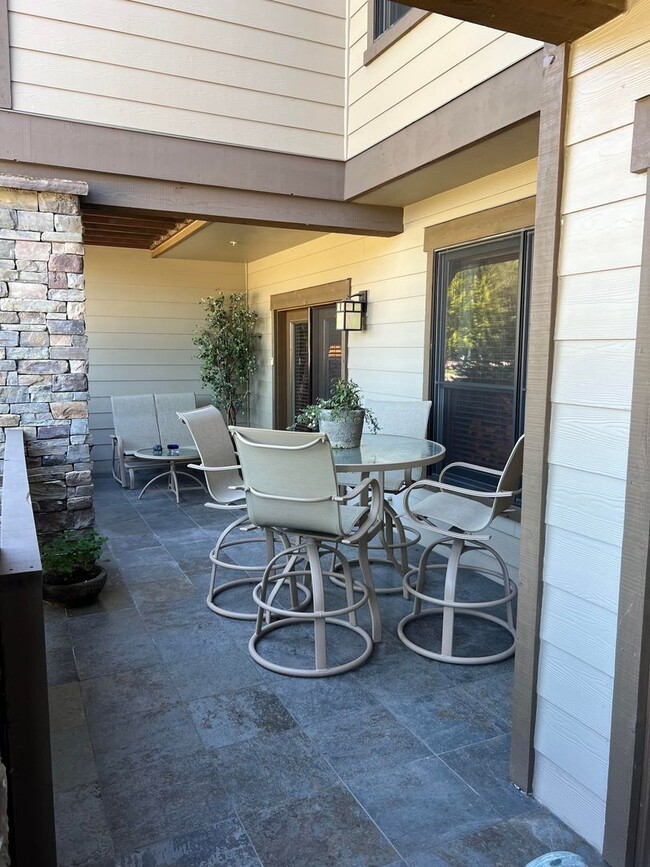 Building Photo - Ann's Mountain View 2 bd 2 Bath Monterra C...