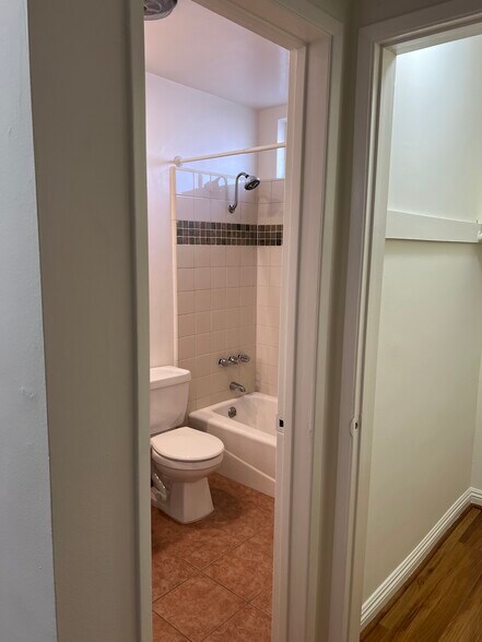 Building Photo - 1616 Armacost Ave