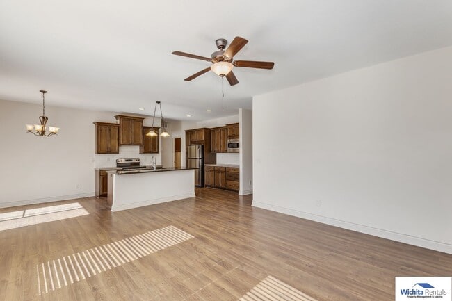 Building Photo - Andover Schools - 4 bedroom 3 bath