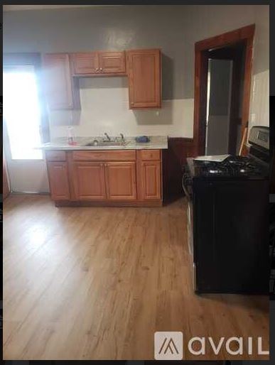 Building Photo - 61 Topliff St