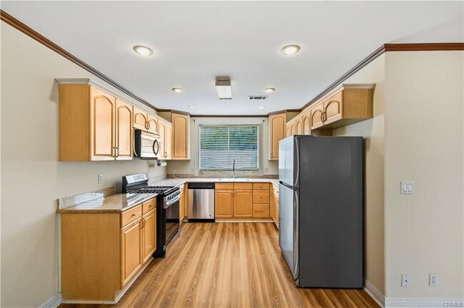 Building Photo - 5204 Etiwanda Ave