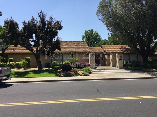 Building Photo - 3616 Cherryglen Way