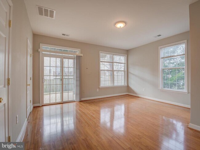 Building Photo - 42451 Magellan Square