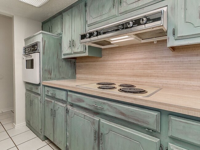 Building Photo - 2b 2ba in Piedmont Schools