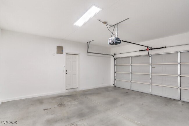Building Photo - 7580 Rockhampton Ave
