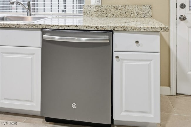 Building Photo - 4039 Village Square