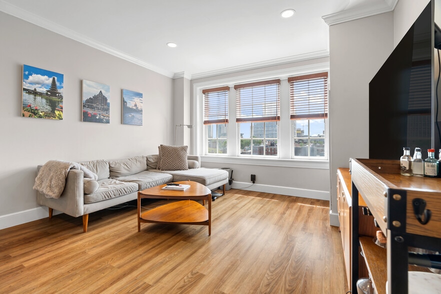 Building Photo - 534 Beacon St