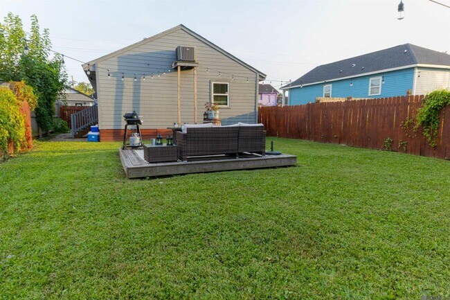 Building Photo - 2553 N Rocheblave St
