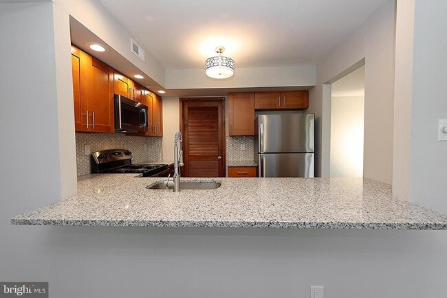 Building Photo - 49 5 Crown Royal Cir