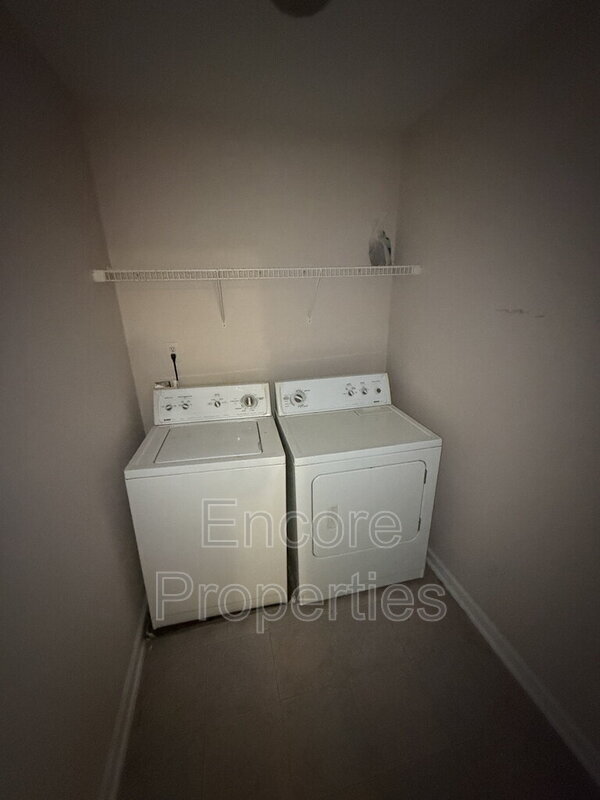 Building Photo - 6824 Middleboro Dr