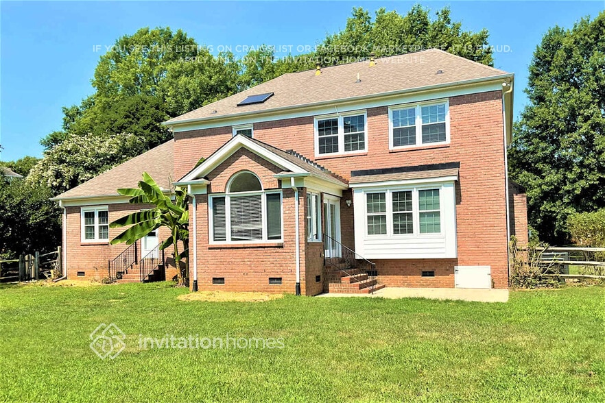 Building Photo - 5633 Legacy Cir