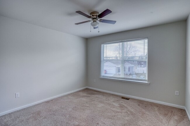 Building Photo - 67 Bostick Ln