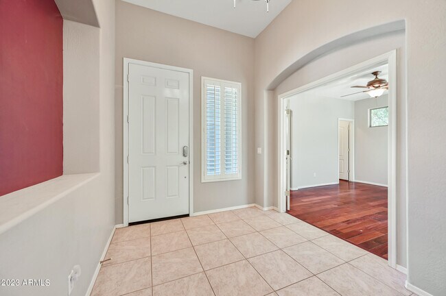 Building Photo - 337 West Swan Drive