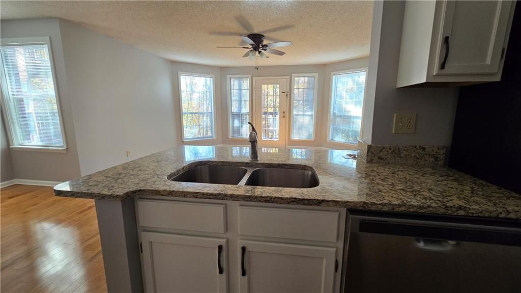 Building Photo - 1313 Red Deer Way
