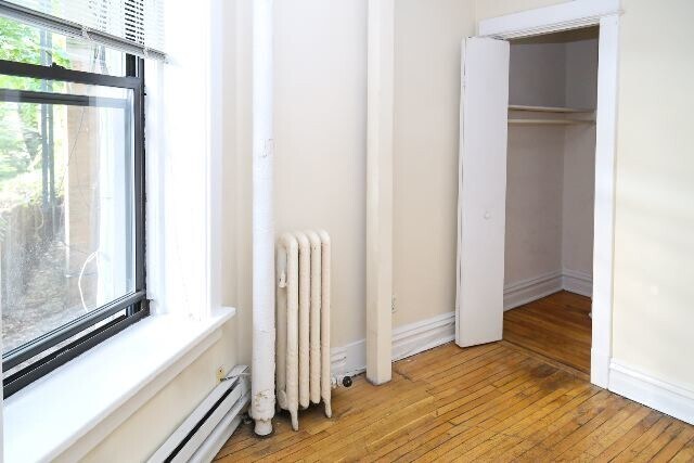 Building Photo - 438 W Belden Ave