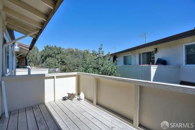 Building Photo - 46728 Crawford St