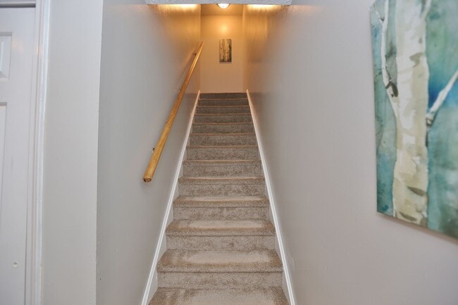 Building Photo - MUST SEE! Charming 3-Bedroom Townhome in Thoroughgood! 1-Car Attached Garage!