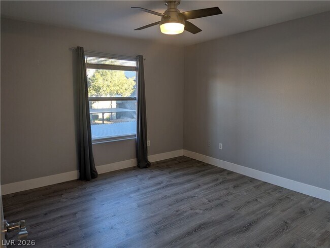 Building Photo - 555 E Silverado Ranch Blvd