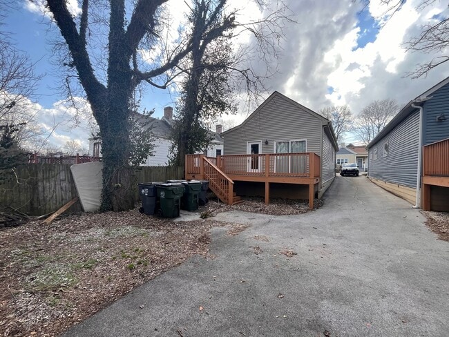 Building Photo - Beautiful 2 Bedroom Downtown!