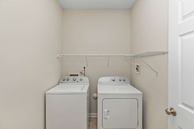 Building Photo - 19 Denby Cir