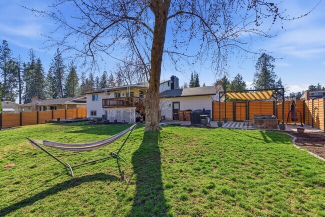 Building Photo - Stunning Fully Renovated 4BR + Bonus on Spokane's South Hill - Chef's Kitchen, 2-Car Garage & Bac...