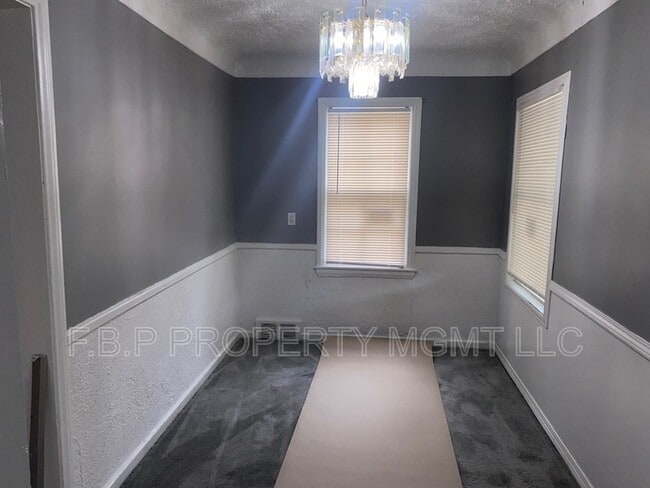 Building Photo - 18275 Rosemont Ave