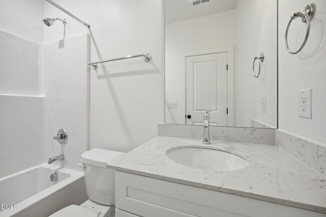 Building Photo - 2815 Wilcox Pl
