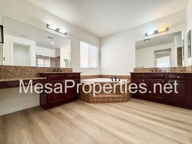 Building Photo - 15818 Iron Canyon Ln