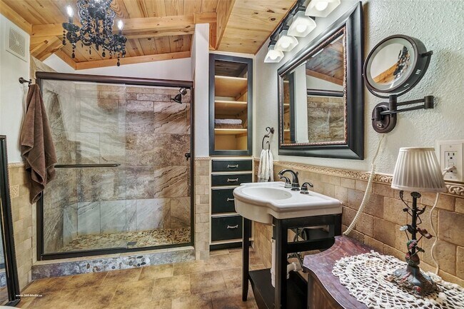 Building Photo - 18754 Farm to Market Rd 2755