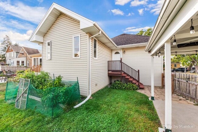 Building Photo - 2225 N 76th Ct