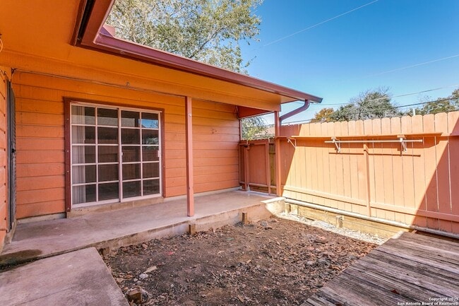 Building Photo - 2913 Eisenhauer Rd