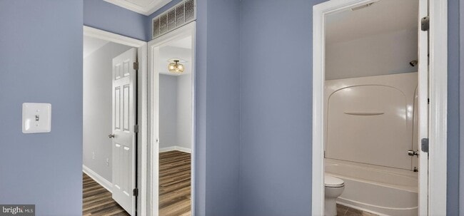 Building Photo - 483 Arwell Ct