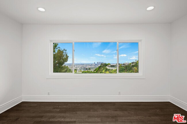 Building Photo - 1539 Viewsite Dr