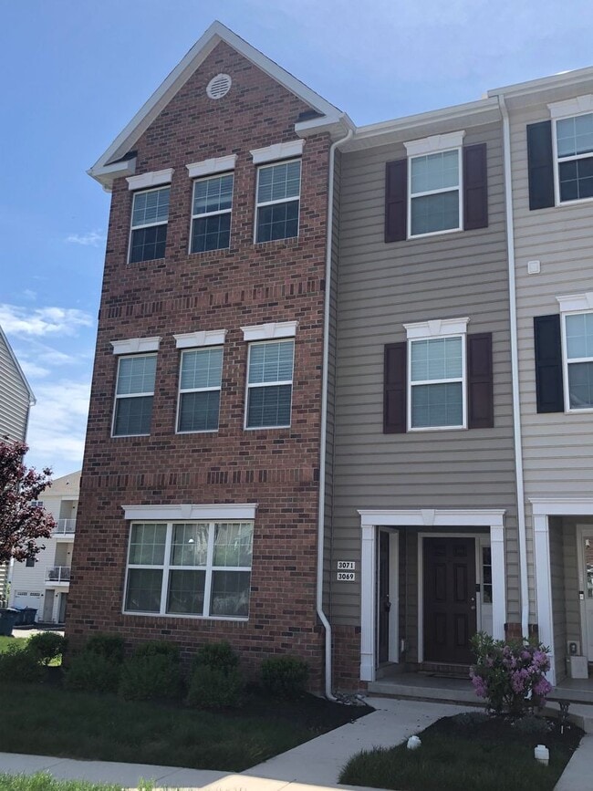 Building Photo - Pennsburg Beautiful 2 Bedroom 1.5 bath Tow...
