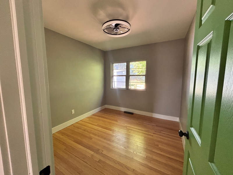 Building Photo - 2514 E 5th St