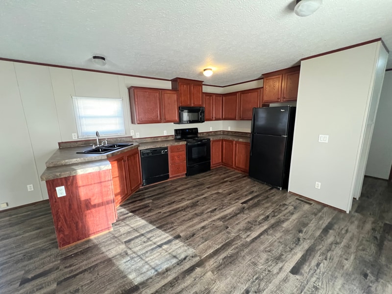 Building Photo - 213 Peach St