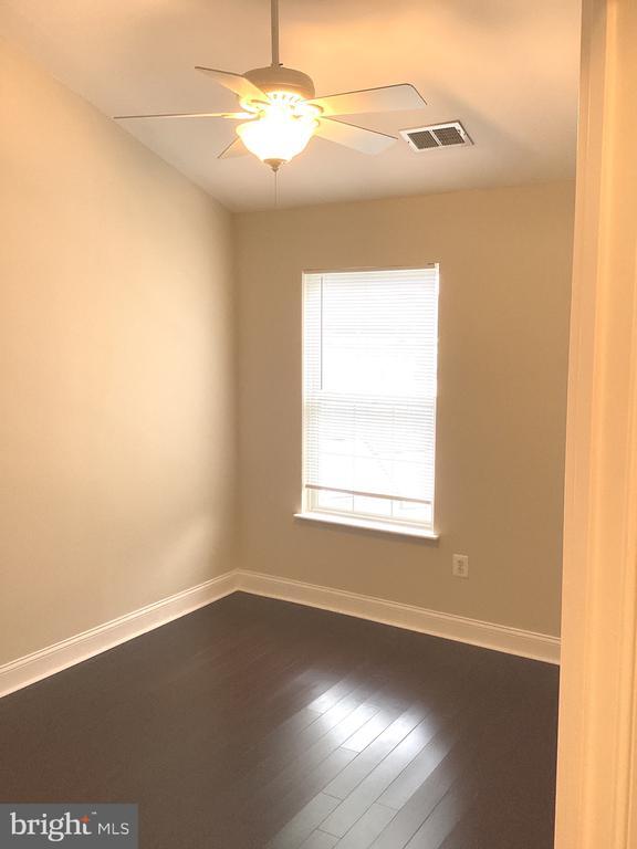 Building Photo - 23433 Clarksridge Rd