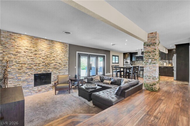 Building Photo - 2712 W Oakey Blvd