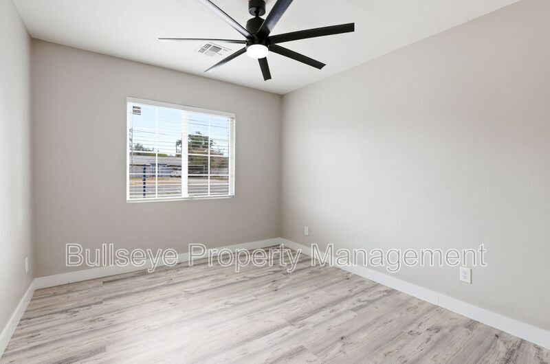 Building Photo - 2022 N 40th St