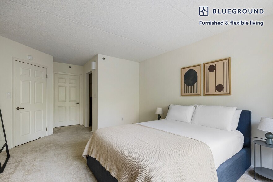 Building Photo - 444 Washington Blvd