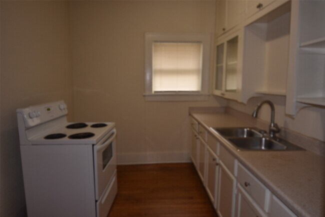 Building Photo - 4618 Clay St